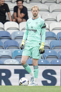 Brentford 'lu Caoimhn Kelleher, Queens Park Rangers ile Brentford arasındaki 2 Ağustos 2025' te Londra 'daki Kiyan Prince Foundation Stadyumu' nda oynanan karşılaşma sırasında