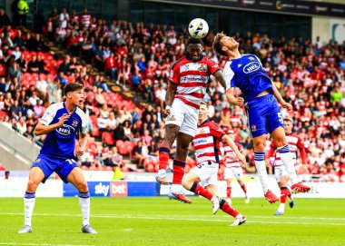 Doncaster Rovers takımından Brandon Hanlan, 2 Ağustos 2025 'te Eco-Power Stadyumu, Doncaster, İngiltere' de oynanan Sky Bet 1 karşılaşmasında kalenin başına geçti.