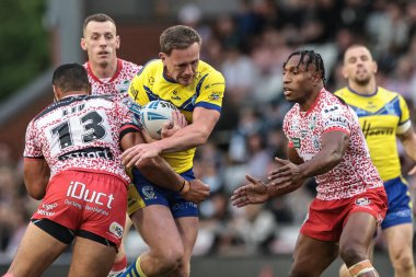 Warrington Wolves 'tan Ben Currie, Leigh Leopards' dan Isaac Liu 'ya karşı 20. Leigh Leopards - Warrington Wolves maçı sırasında Leigh Spor Köyü, Leigh, Birleşik Krallık 