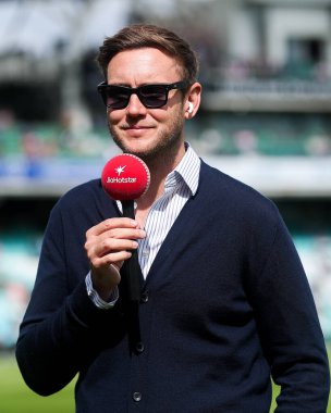 Stuart Broad sunar 5. Rothesay Test Maçı öncesi 3. İngiltere Hindistan 'a karşı Kia Oval, Londra, 2 Ağustos 2025