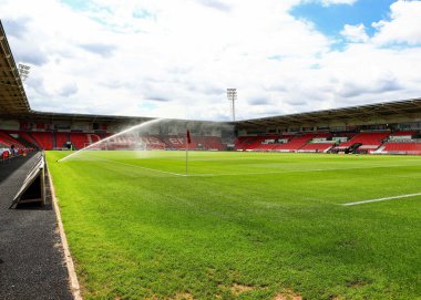 Eco-Power Stadyumu 'nun Gök İddia Ligi 1 maçı öncesinde Doncaster Rovers Exeter City' ye karşı Eco-Power Stadyumu, Doncaster, İngiltere, 2 Ağustos 2025