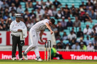 İngiltere 'den Josh Dil topu 5. Rothesay Test Maçı 2. İngiltere - Hindistan maçı sırasında 1 Ağustos 2025' te Londra, Kia Oval 'da veriyor.
