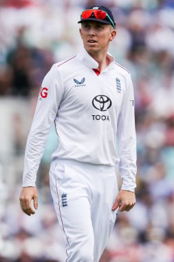 İngiltere 'den Harry Brook 5. Rothesay Test Maçı' na bakıyor. 3. İngiltere Hindistan 'a karşı Kia Oval, Londra, 2 Ağustos 2025