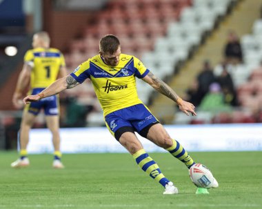 Warrington Wolves 'tan Marc Sneyd, Leigh Spor Köyü Leigh, İngiltere' de oynanan Betfred 20. Leigh Leopards - Warrington Wolves maçında 2-10 berabere kaldığı için ceza aldı.,  