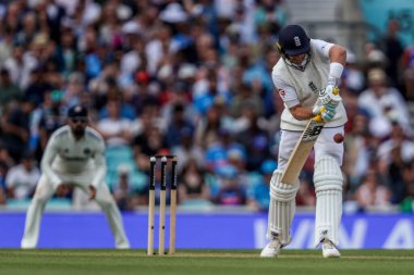 İngiltere 'den Joe Root 5. Rothesay Deneme Maçı' nda 4. İngiltere Hindistan 'a karşı Kia Oval, Londra, İngiltere' de 3 Ağustos 2025 'te vuruyor.