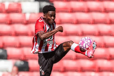 Sunderland 'dan Simon Adingra, 2 Ağustos 202' de Sunderland-Real Betis 'e karşı Stadium Of Light, Sunderland, Birleşik Krallık' ta oynanan sezon öncesi dostluk maçı sırasında