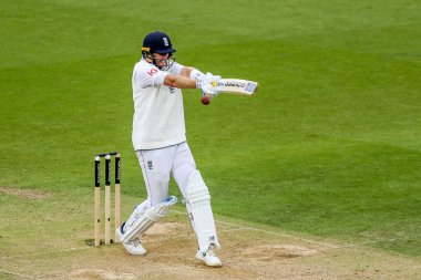 İngiltere 'den Joe Root 5. Rothesay Deneme Maçı' nda 4. İngiltere Hindistan 'a karşı Kia Oval, Londra, İngiltere' de 3 Ağustos 2025 'te vuruyor.