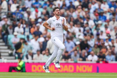 İngiltere 'den Josh Dil, 5. Rothesay Deneme Maçı' nda Hindistan 'a karşı 3. Kia Oval, Londra, İngiltere' de 2 Ağustos 202 'de bovling oynuyor.