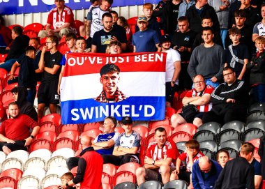 Exeter City taraftarları 2 Ağustos 2025 'te İngiltere' nin Doncaster şehrinde oynanan Sky Bet 1 karşılaşmasında Doncaster Rovers Exeter City 'ye karşı.