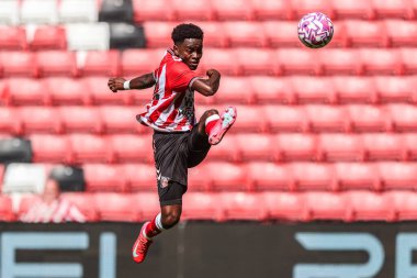 Sunderland 'dan Simon Adingra, 2 Ağustos 202' de Sunderland-Real Betis 'e karşı Stadium Of Light, Sunderland, Birleşik Krallık' ta oynanan sezon öncesi dostluk maçı sırasında