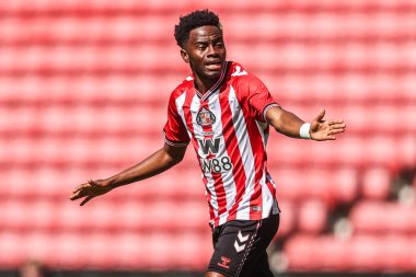 Sunderland 'dan Simon Adingra, 2 Ağustos 202' de Sunderland-Real Betis 'e karşı Stadium Of Light, Sunderland, Birleşik Krallık' ta oynanan sezon öncesi dostluk maçı sırasında