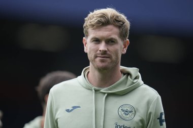 Brentford 'dan Nathan Collins sezon öncesi dostluk maçı öncesinde Queens Park Rangers Brentford' a karşı Kiyan Prince Vakfı Stadyumu, Londra, 2 Ağustos 2025