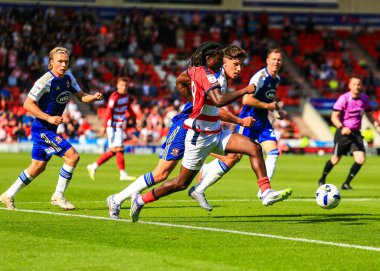 Doncaster Rovers takımından Damola Ajayi, Doncaster, Doncaster, İngiltere 'deki Eco-Power Stadyumu' nda oynanan Gök İddia Ligi 1 karşılaşmasında Doncaster Rovers ile Exeter City karşılaşacak. 