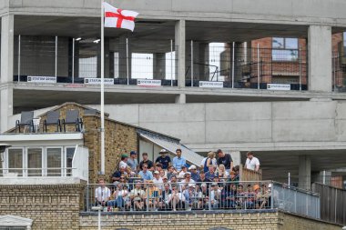 Taraftarlar 5. Rothesay Test Maçı 'nı izliyorlar 3. İngiltere Hindistan' a karşı Kia Oval, Londra, İngiltere, 2 Ağustos 202