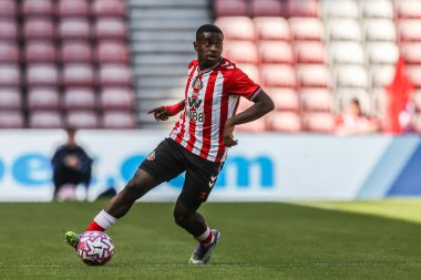 Sunderland 'dan Noah Sadiki, 2 Ağustos 202' de İngiltere 'nin Sunderland şehrinde oynanan Sunderland-Real Betis maçında...