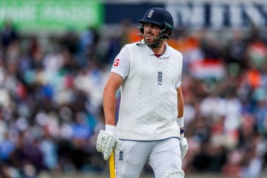 İngiltere 'den Jamie Overton, 5. Rothesay Test Maçı' nda işten çıkarılmasının ardından üzgün görünüyor. 5. İngiltere - Hindistan - Kia Oval, Londra, 4 Ağustos 202