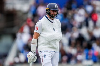 İngiliz Chris Woakes, 5. Rothesay Test Maçı 'nın ardından 4 Ağustos 202' de Kia Oval, Londra 'da oynanan 5.