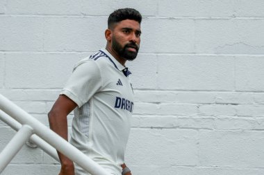 Hindistan 'dan Muhammed Siraj, 5. Rothesay Test Maçı öncesinde Hindistan' a karşı Kia Oval, Londra, İngiltere, 4 Ağustos 202 'de sahaya çıkıyor.