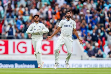 Hindistan 'dan Muhammed Siraj, 5. Rothesay Test Maçı' nda seriyi çekerken, 4 Ağustos 202 'de Kia Oval, Londra' da Hindistan 'a karşı İngiltere' yi kutluyor.