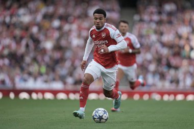 Arsenal 'den Ethan Nwaneri, Arsenal' in 6 Ağustos 2025 'te Emirates Stadyumu' nda Villarreal 'e karşı oynadığı ön sezon dostluk maçı sırasında