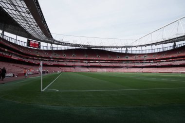 6 Ağustos 2025 'te Emirates Stadyumu' nda Arsenal 'in Villarreal' e karşı oynadığı sezon öncesi hazırlık maçı öncesinde Emirates Stadyumu 'nun genel görünümü
