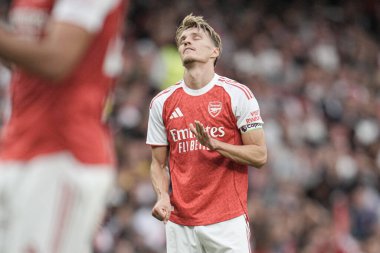 Arsenal 'den Martin degaard, 6 Ağustos 2025' te Emirates Stadyumu 'nda Arsenal' in Villarreal 'e karşı oynadığı sezon öncesi dostluk maçı sırasında hayal kırıklığına uğradı.