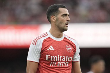 Arsenal 'den Mikel Merino sezon öncesi dostluk maçı sırasında Arsenal, Villarreal' e karşı Emirates Stadyumu, Londra, İngiltere, 6 Ağustos 2025