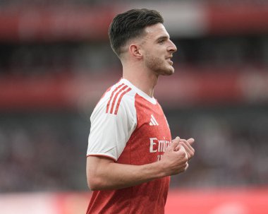 Arsenal 'den Declan Rice, 6 Ağustos 2025' te Emirates Stadyumu 'nda Arsenal ile Villarreal arasında oynanan sezon öncesi dostluk maçı sırasında