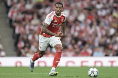 Arsenal 'li Gabriel, 6 Ağustos 2025' te Emirates Stadyumu 'nda Arsenal ile Villarreal arasında oynanan sezon öncesi dostluk maçı sırasında