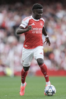 Arsenal takımından Bukayo Saka, 6 Ağustos 2025 tarihinde Emirates Stadyumu 'nda oynanan Arsenal-Villarreal maçında