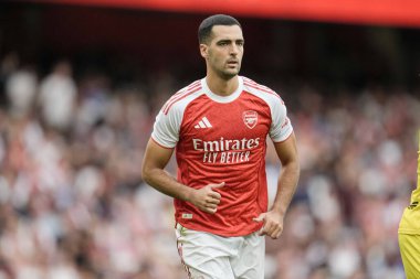 Arsenal 'den Mikel Merino sezon öncesi dostluk maçı sırasında Arsenal, Villarreal' e karşı Emirates Stadyumu, Londra, İngiltere, 6 Ağustos 2025