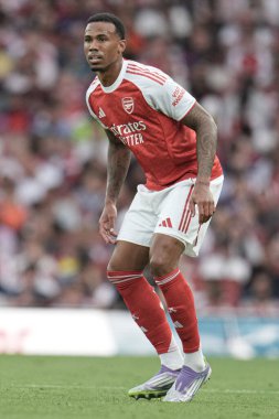 Arsenal 'li Gabriel, 6 Ağustos 2025' te Emirates Stadyumu 'nda Arsenal ile Villarreal arasında oynanan sezon öncesi dostluk maçı sırasında