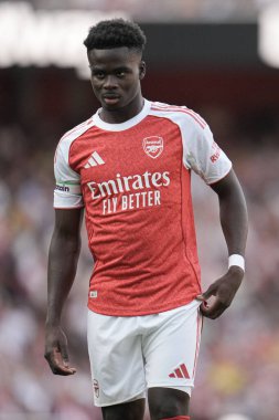 Arsenal takımından Bukayo Saka, 6 Ağustos 2025 tarihinde Emirates Stadyumu 'nda oynanan Arsenal-Villarreal maçında
