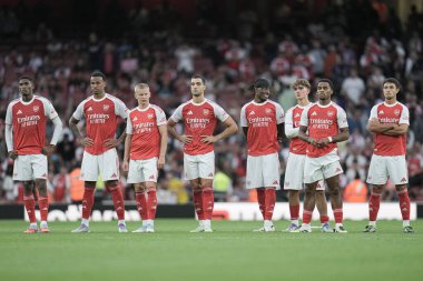Arsenal oyuncuları sezon öncesi hazırlık maçı sırasında Arsenal, Villarreal 'e karşı Emirates Stadyumu, Londra, İngiltere, 6 Ağustos 2025