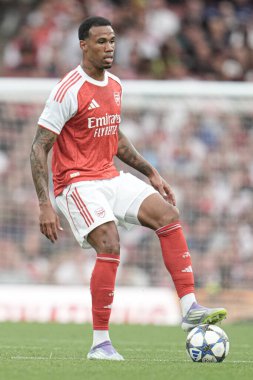 Arsenal 'li Gabriel, 6 Ağustos 2025' te Emirates Stadyumu 'nda Arsenal ile Villarreal arasında oynanan sezon öncesi dostluk maçı sırasında