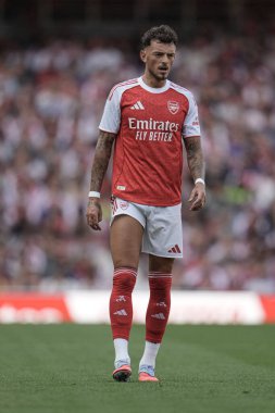 Arsenal 'den Ben White sezon öncesi dostluk maçı sırasında Arsenal, Villarreal' e karşı Emirates Stadyumu, Londra, 6 Ağustos 2025