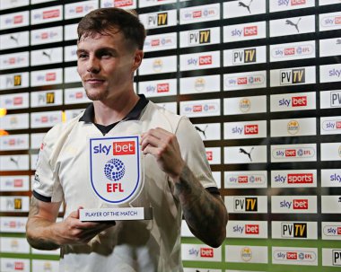 Port Vale FC 'den Mitch Clark. Sky Bet Ligi 1 maçından sonra Port Vale, Cardiff City 'ye karşı Vale Park, Burslem, İngiltere, 7 Ağustos 2025