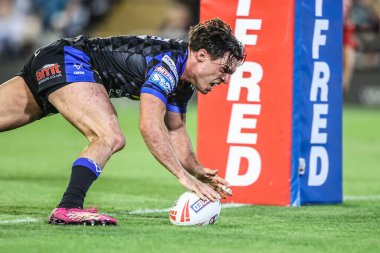 Leeds Rhinos takımından Brodie Croft, Leigh Leeds Rhinos 'a karşı oynanan Betfred Süper Lig karşılaşmasının son dakikalarında Leigh Leeds' in 7 Ağustos 2025 'te Leigh, İngiltere' deki Leigh Spor Köyü 'nde oynanan karşılaşmasını kutluyor.