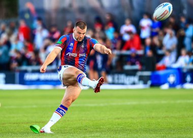 Wakefield Trinity 'den Max Jowitt maç öncesi ısınma turunda 21. Betfred Süper Ligi karşılaşmasında Wakefield Trinity St. Helens' e karşı DIY Kitchens Stadyumu, Wakefield, Birleşik Krallık, 8 Ağustos 2025