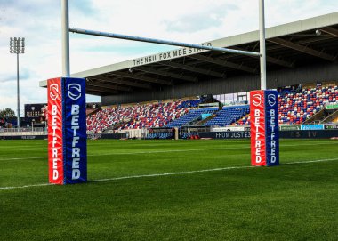 DIY Kitchens Stadyumu 'nun Betfred Süper Ligi 21. Maçı sırasında Wakefield Trinity' nin St Helens 'e karşı oynadığı DIY Kitchens Stadyumu, Wakefield, İngiltere, 8 Ağustos 2025