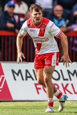 Hull KR 'dan Tom Davies 21. Betfred Süper Lig karşılaşmasında Hull KR Castleford Tigers' a karşı 9 Ağustos 2025 'te Kingston' da, Craven Park, Hull, İngiltere 'de oynanan karşılaşmada
