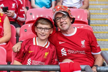 Liverpool taraftarları, 10 Ağustos 2025 'te İngiltere, Londra' daki Wembley Stadyumu 'nda oynanan FA Community Shield maçı sırasında geldiler.