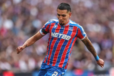 Kristal Saray 'dan Joel Ward, 10 Ağustos 2025' te Londra 'daki Wembley Stadyumu' nda oynanan FA Community Shield maçı sırasında harekete geçti.