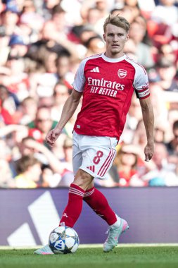 Arsenal 'den Martin degaard, 9 Ağustos 2025' te Birleşik Krallık, Londra 'daki Emirates Stadyumu' nda oynanan Arsenal - Athletic Bilbao maçında