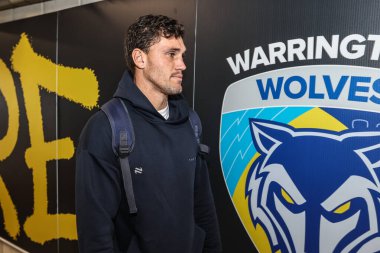 Warrington Wolves 'tan Sam Stone, 21. Betfred Süper Lig karşılaşmasında Warrington Wolves' a karşı Wigan Warriors maçı sırasında 8 Ağustos 2025 'te Warrington, Warrington' daki Halliwell Jones Stadyumu 'na geldi.
