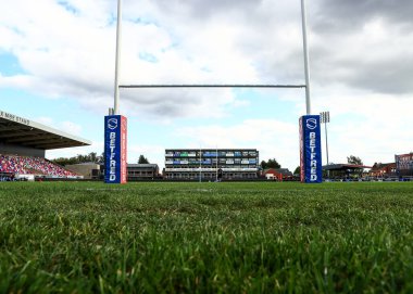 DIY Kitchens Stadyumu 'nun Betfred Süper Ligi 21. Maçı sırasında Wakefield Trinity' nin St Helens 'e karşı oynadığı DIY Kitchens Stadyumu, Wakefield, İngiltere, 8 Ağustos 2025
