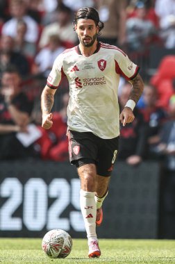 Liverpool 'dan Dominik Szoboszlai 10 Ağustos 2025' te Londra, Wembley Stadyumu 'nda Liverpool' a karşı oynanan FA Community Shield maçı sırasında