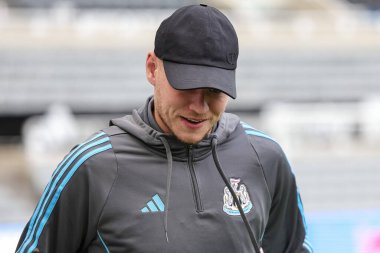 Newcastle Untie 'den Aaron Ramsdale, sezon öncesi dost canlısı Newcastle United' ın Espanyol 'a karşı 8 Ağustos 2025' te St. James 's Park, Newcastle' a geldi.