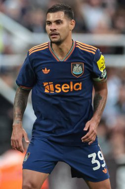 Newcastle 'dan Bruno Guimaraes 8 Ağustos 2025' te St. James 's Park, Newcastle, İngiltere' de oynanan ve sezon öncesi dost Newcastle United 'ın Espanyol' a karşı oynadığı maçta elendi.