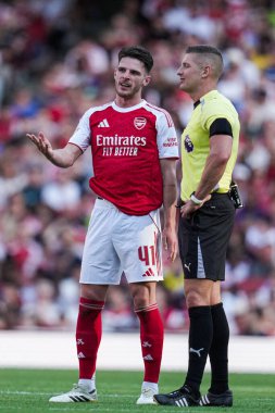 Arsenal 'den Declan Rice ve Robert Jones, 9 Ağustos 2025' te İngiltere 'nin Emirates Stadyumu' nda oynanan sezon öncesi dostluk karşılaşmasında Arsenal, Athletic Bilbao 'ya karşı.